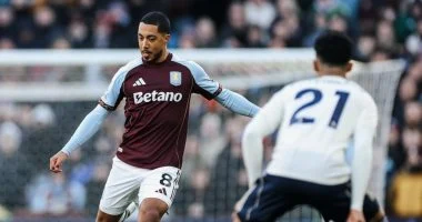 نوتينجهام فورست وأستون فيلا يتعادلان سلباً في شوط أول مثير ضمن منافسات الدوري الأوروبي