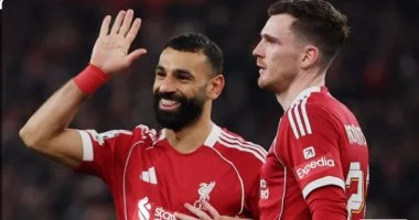 هل سيعود محمد صلاح للعب مع روبرتسون مرة أخرى في صفوف فريق واحد هذا الموسم مع استمرار الشائعات في الدوريات الأوروبية الكبرى