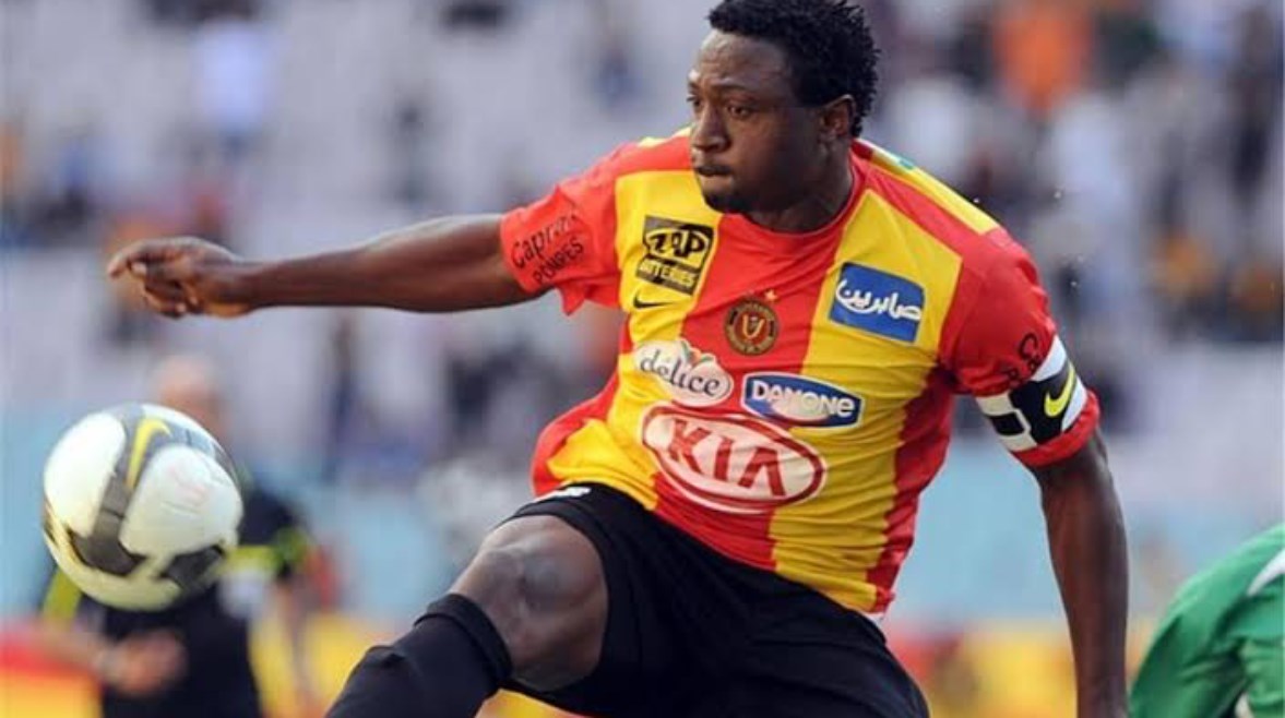 وفاة نجم الترجي السابق خلال مباراة ودية في نيجيريا بعد أن سجل هدفا مثيرا باليد في الأهلي