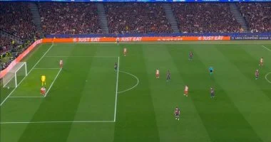 يويفا يرفض دعوى برشلونة ضد قرارات التحكيم في مباراة أتلتيكو مدريد مما يثير جدلًا واسعًا بين الجماهير