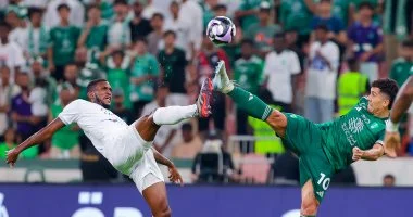 أهلي جدة يخوض مواجهة قوية أمام الأخدود في إطار منافسات الدوري السعودي الممتاز بحثا عن النقاط الثلاثة المطلوبة