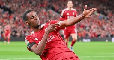 إيزاك يغيب عن المواجهة المرتقبة بين مان يونايتد وليفربول في كلاسيكو إنجلترا بالدوري الإنجليزي الممتاز
