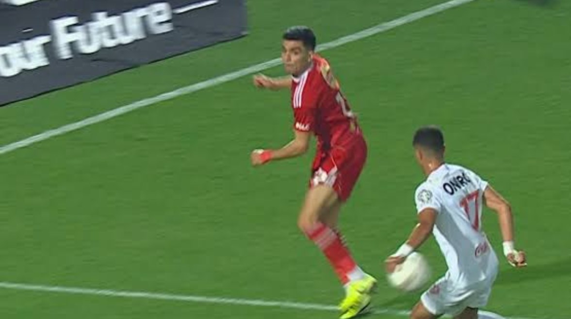 الحكم الأجنبي يعيد للأذهان تفاصيل مباراة سيراميكا ويحرج أوسكار وينصف الأهلي في لقائه الخاص