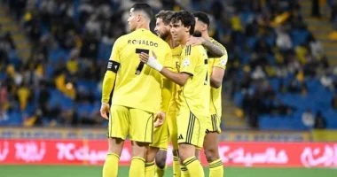 الشباب يتحدى النصر في مباراة مثيرة والعالمي يحقق رباعية رائعة في ليلة الاحتفال بمئوية رونالدو