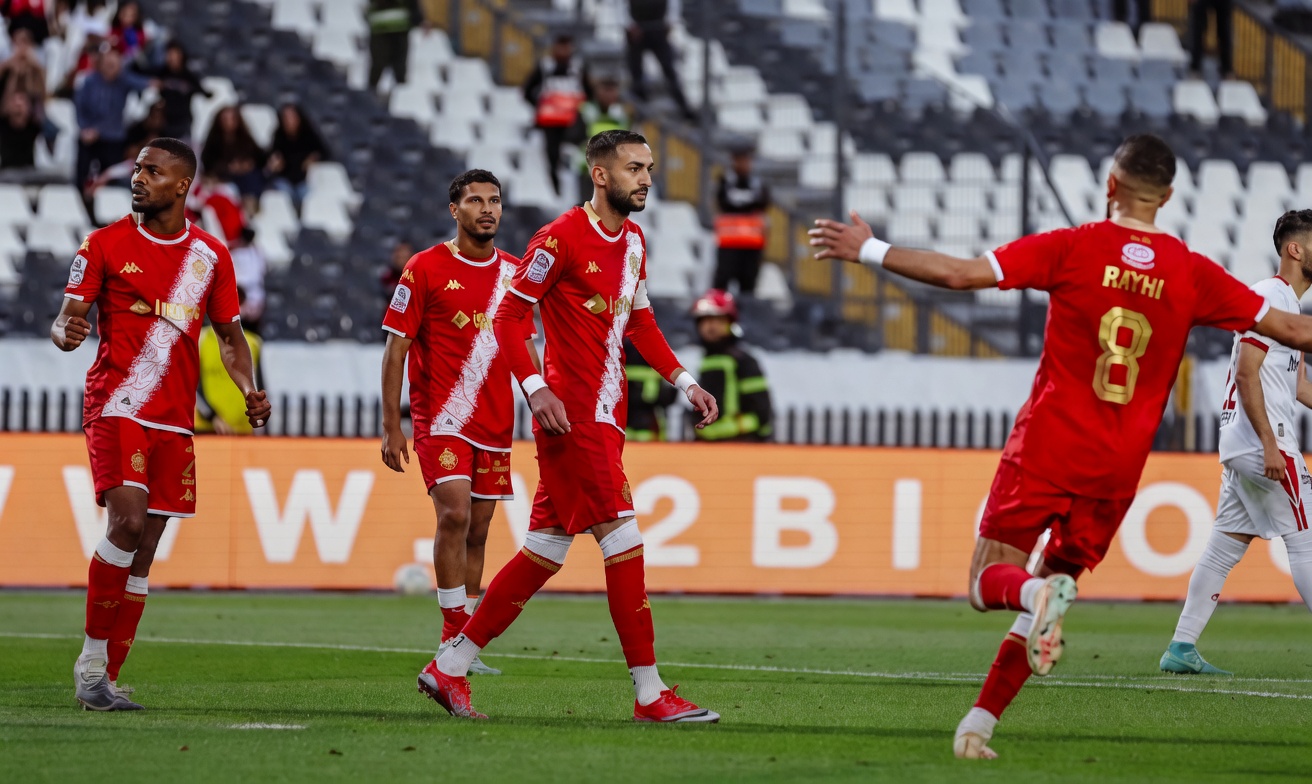 الوداد الرياضي يعود إلى سكة الانتصارات من خلال ثنائية زياش في مرمى النادي المكناسي في مباراة مثيرة