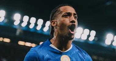 برشلونة يراقب أداء جواو بيدرو في نهائي كأس الاتحاد الإنجليزي للبحث عن تعزيز صفوف الفريق في الموسم المقبل