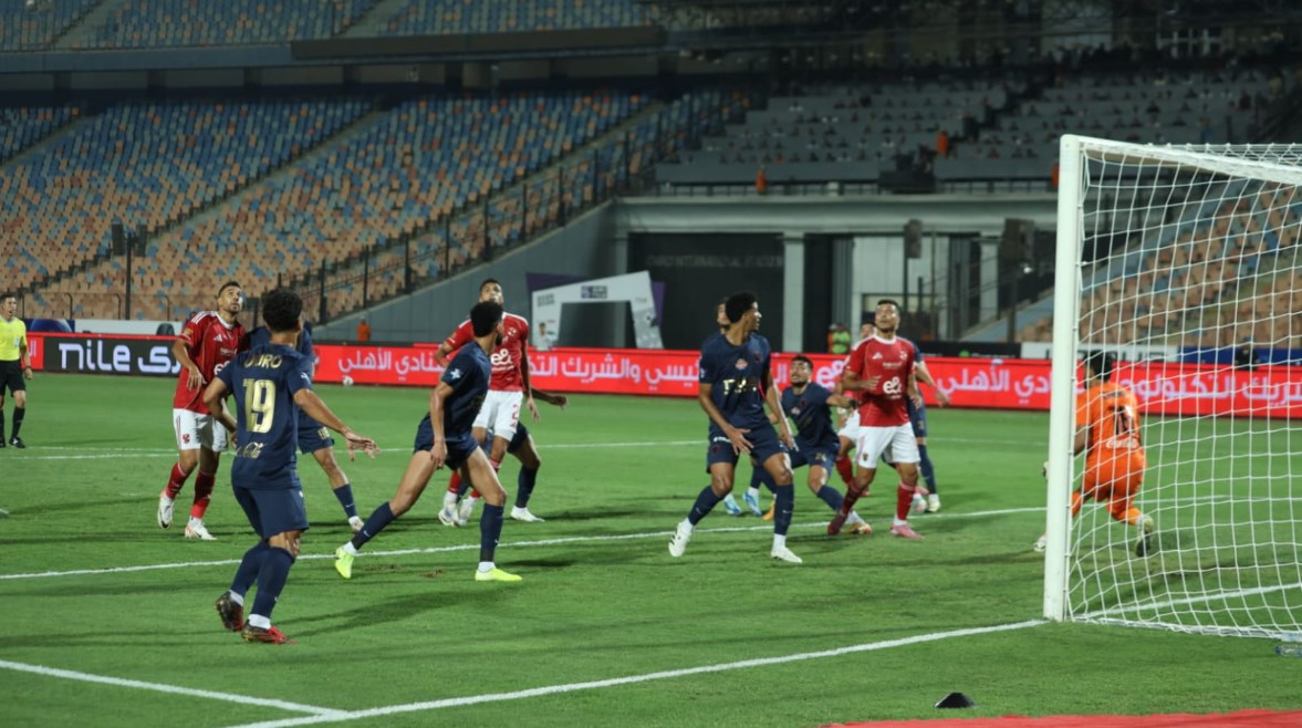 مباراة الأهلي والزمالك المرتقبة في قمة الدوري المصري وتفاصيل القناة الناقلة لمتابعتها مباشرة